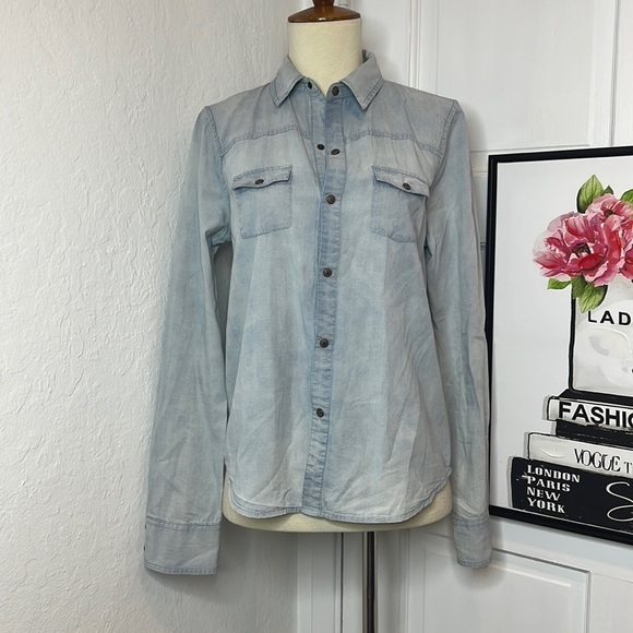Joe’s Jeans Denim Shirt in Liam Wash Size S - Picture 1 of 7